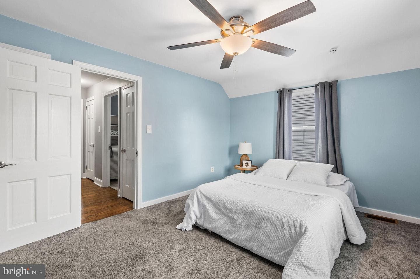 211 Abbeyview Avenue photo 10