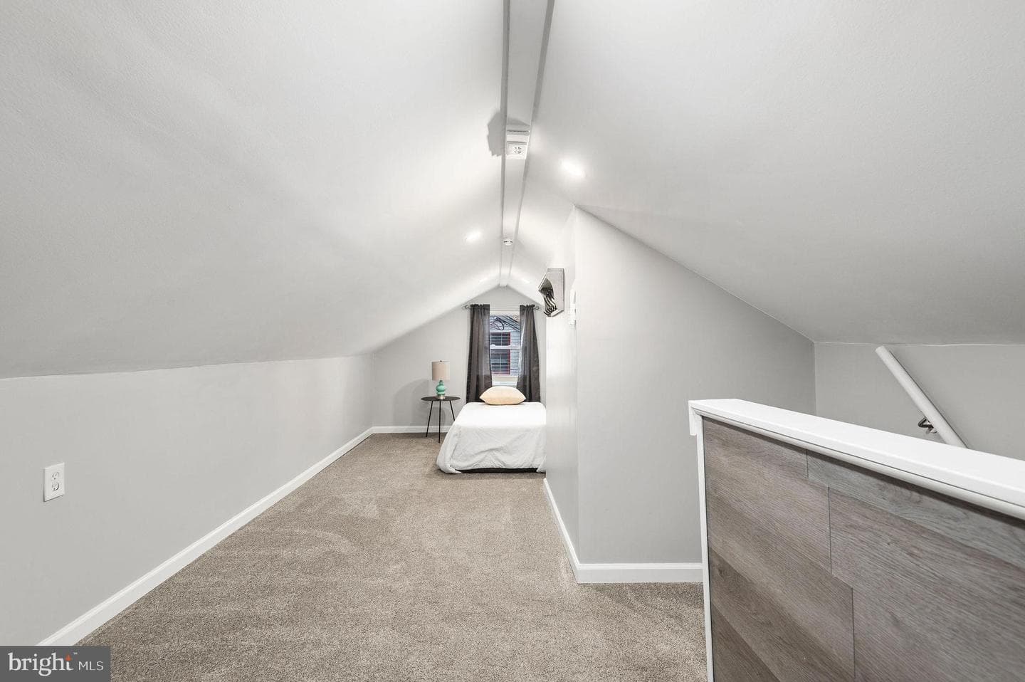 211 Abbeyview Avenue photo 15