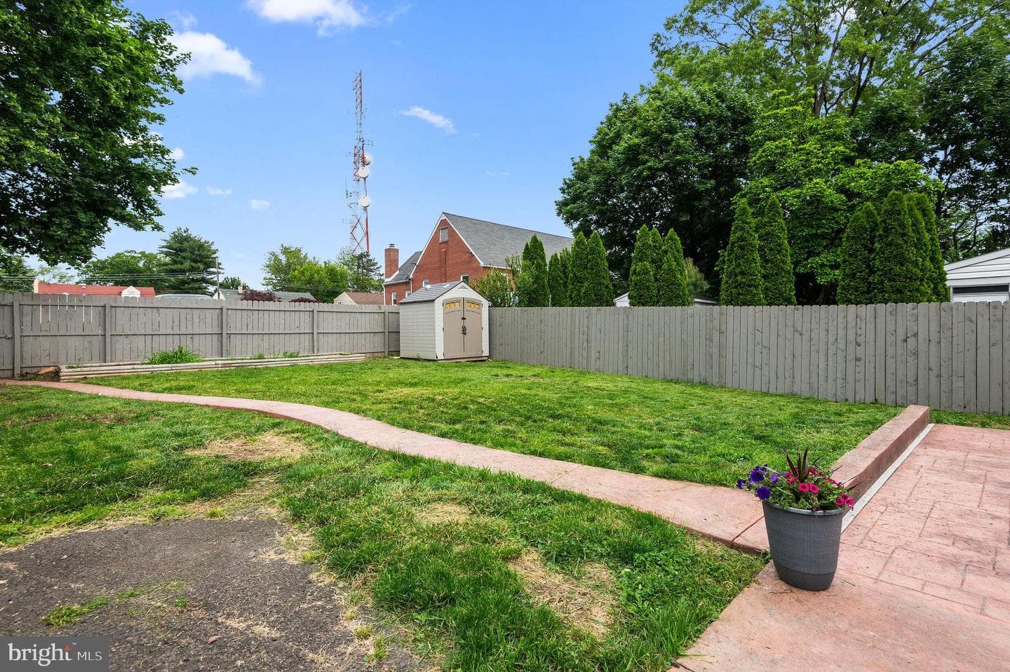 211 Abbeyview Avenue photo 18