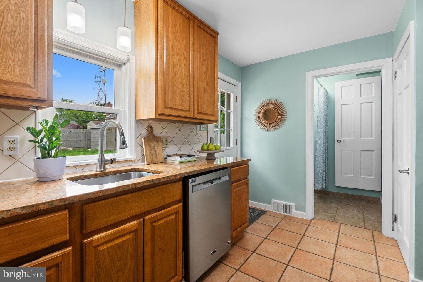 211 Abbeyview Avenue photo 3