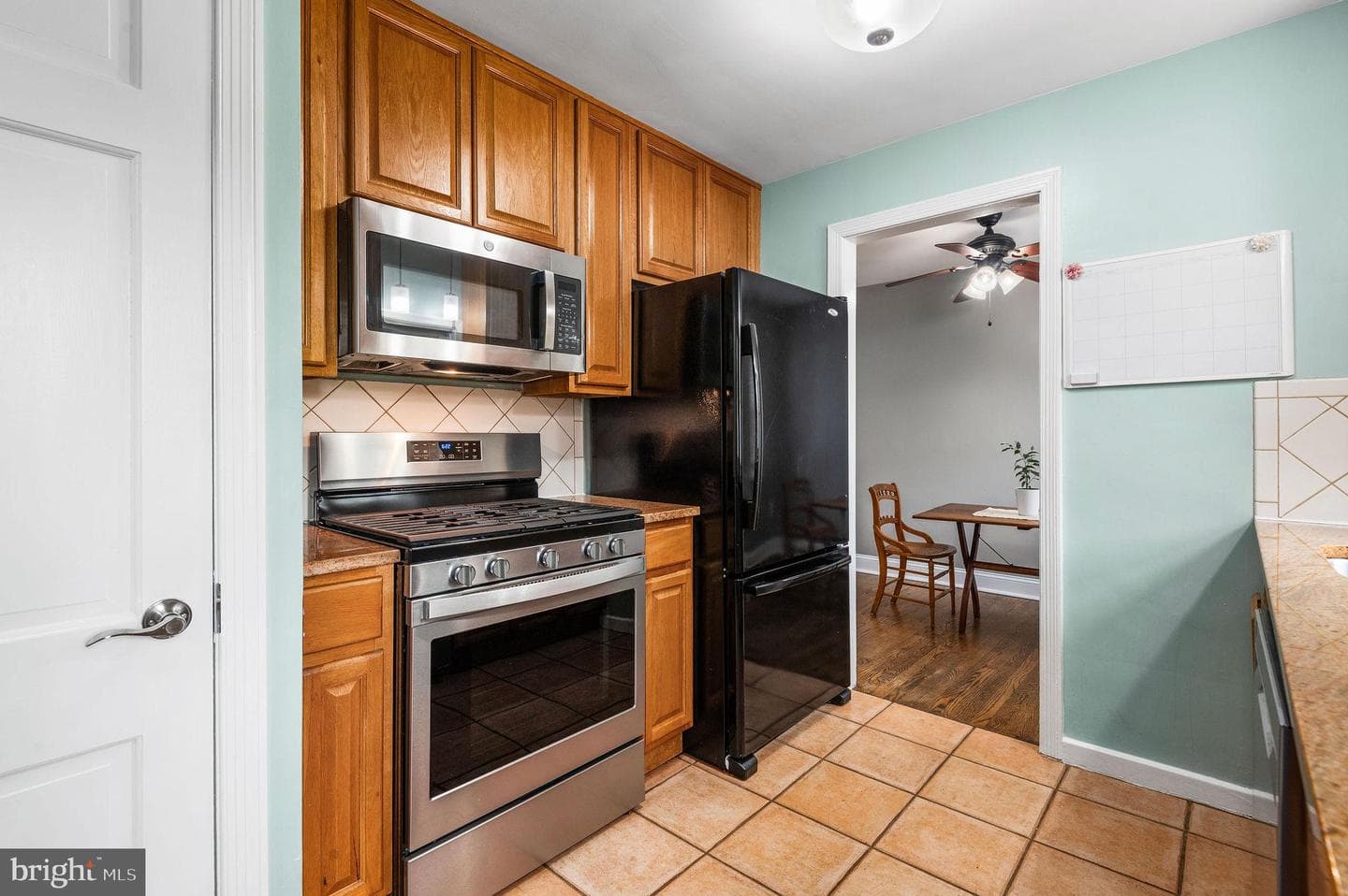 211 Abbeyview Avenue photo 4