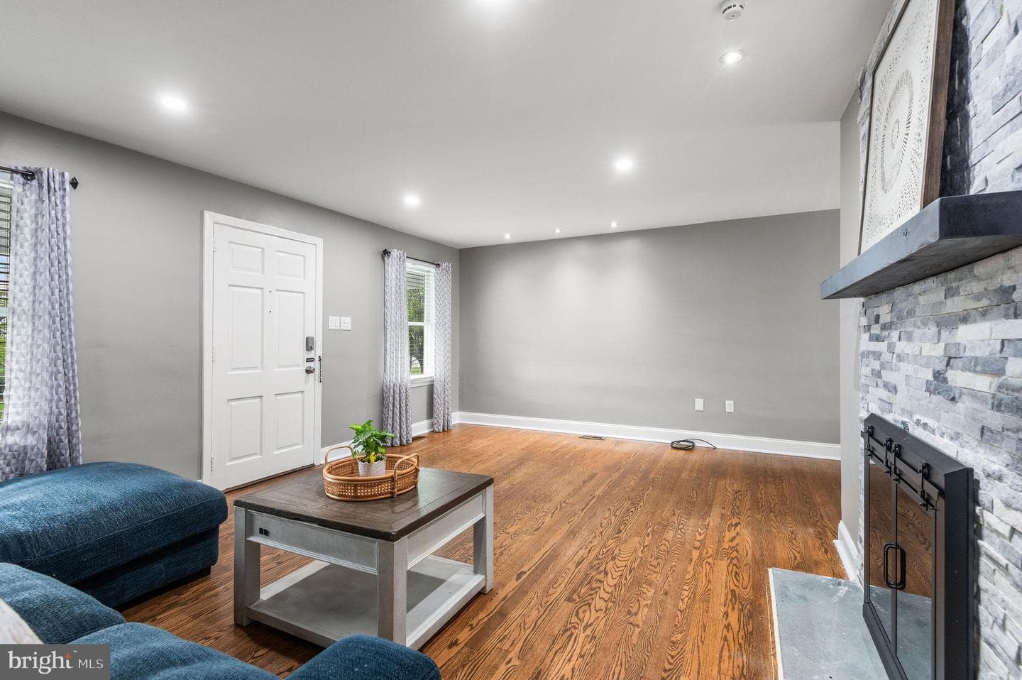 211 Abbeyview Avenue photo 8