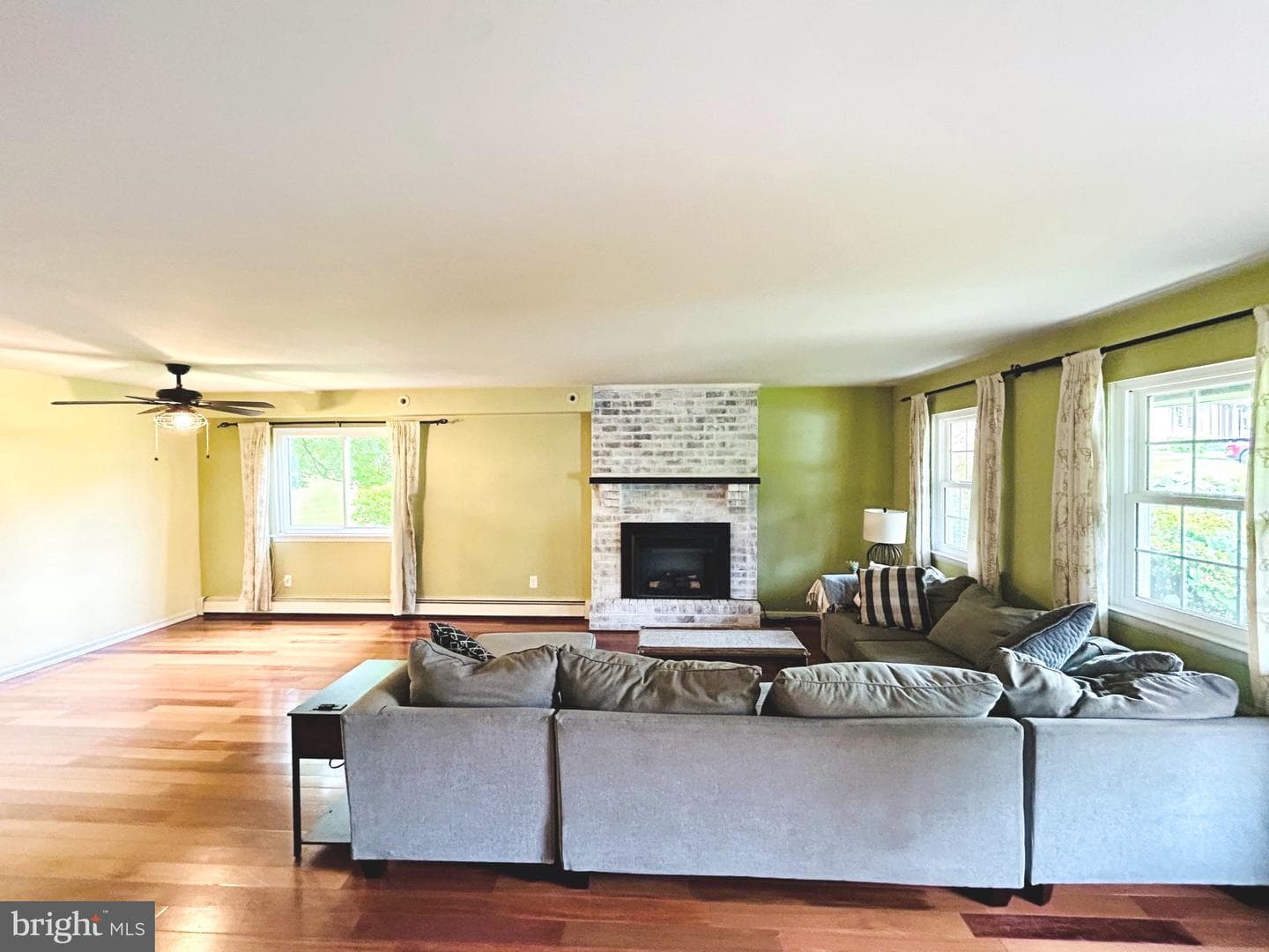 728 Sandra Lane photo 3