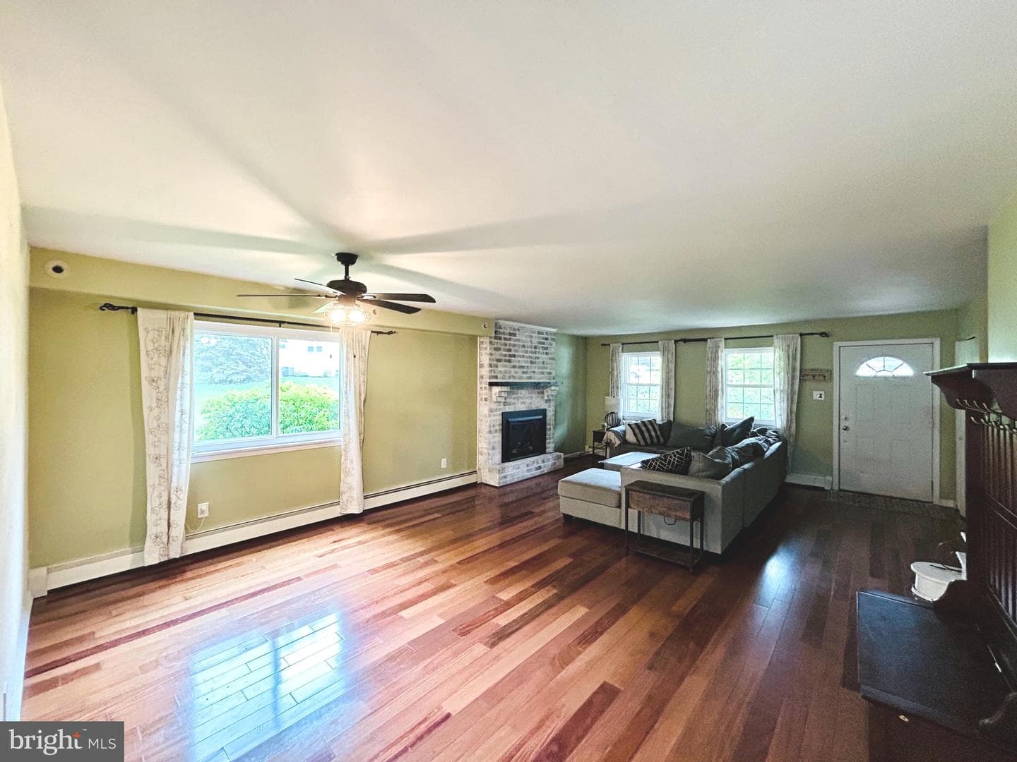 728 Sandra Lane photo 4