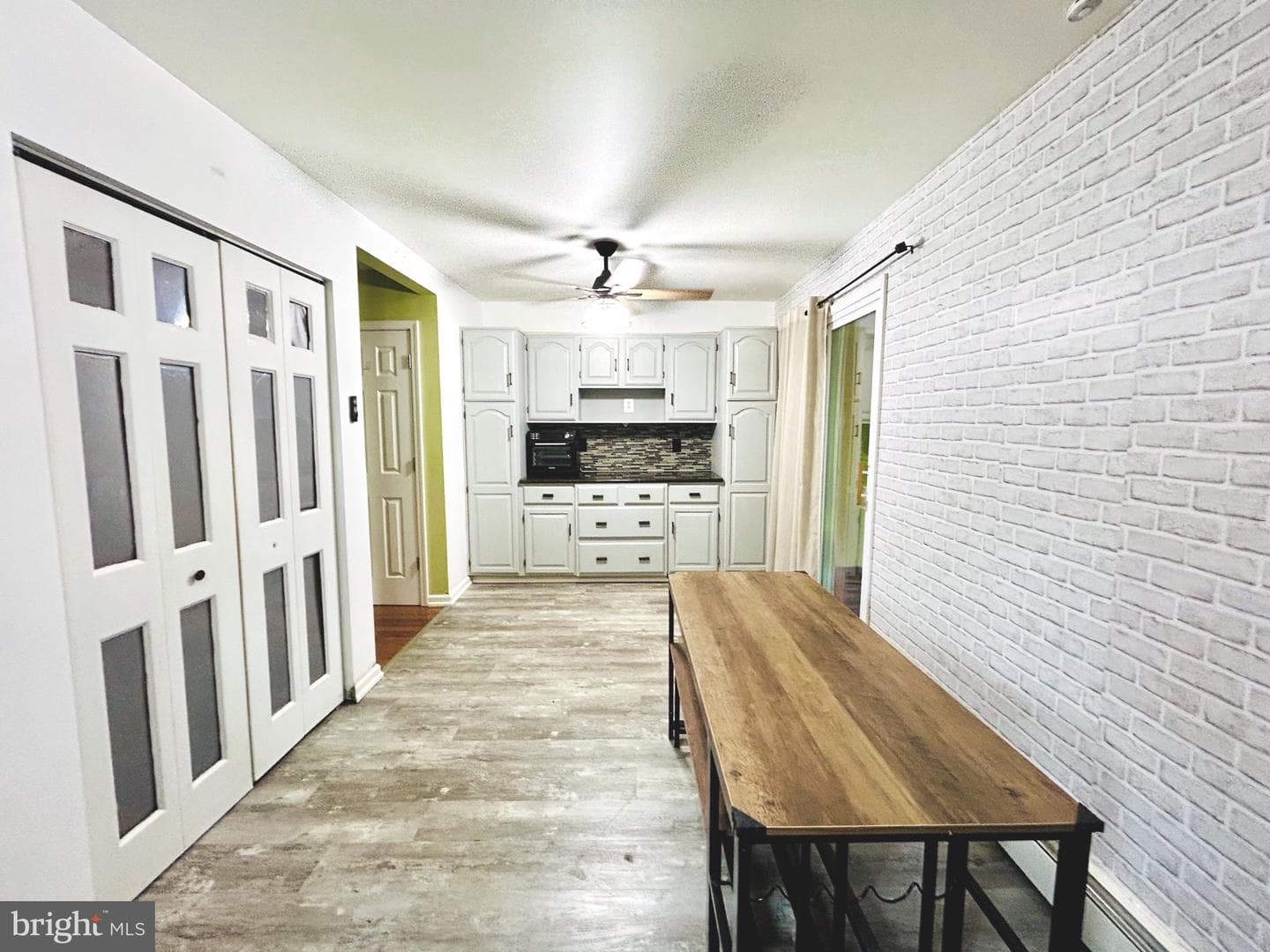 728 Sandra Lane photo 7