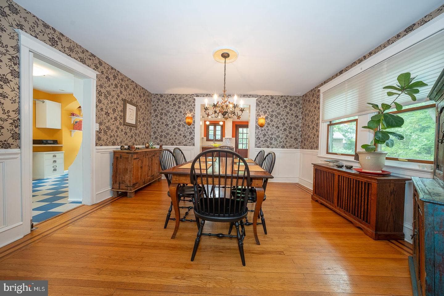 8317 High School Road photo 11