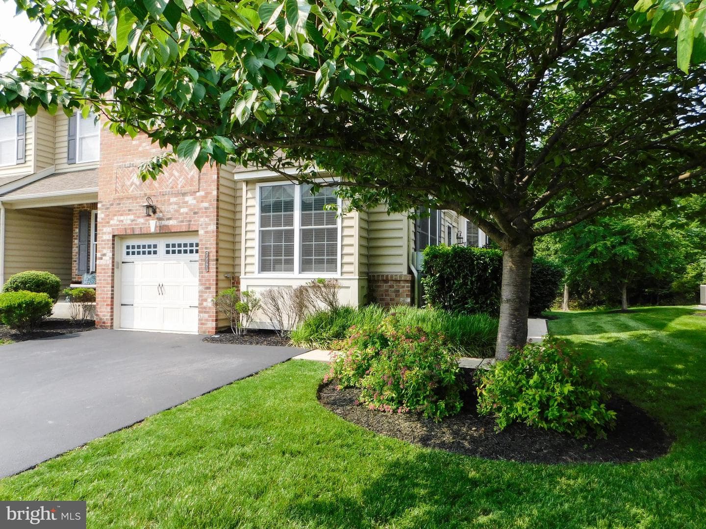 947 Dutch Drive photo 2
