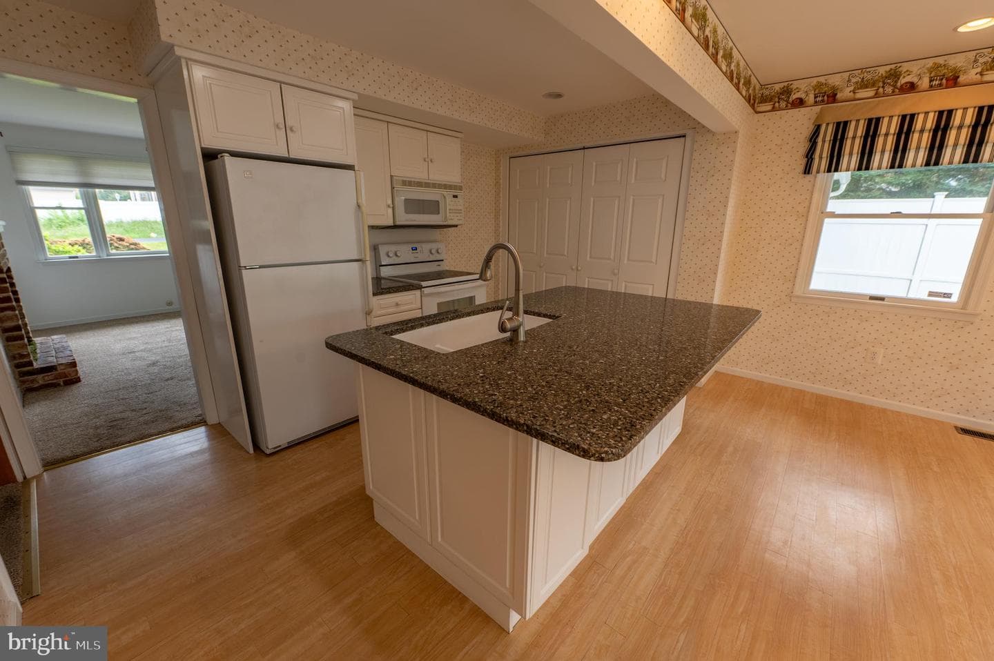 212 Ruth Avenue photo 10