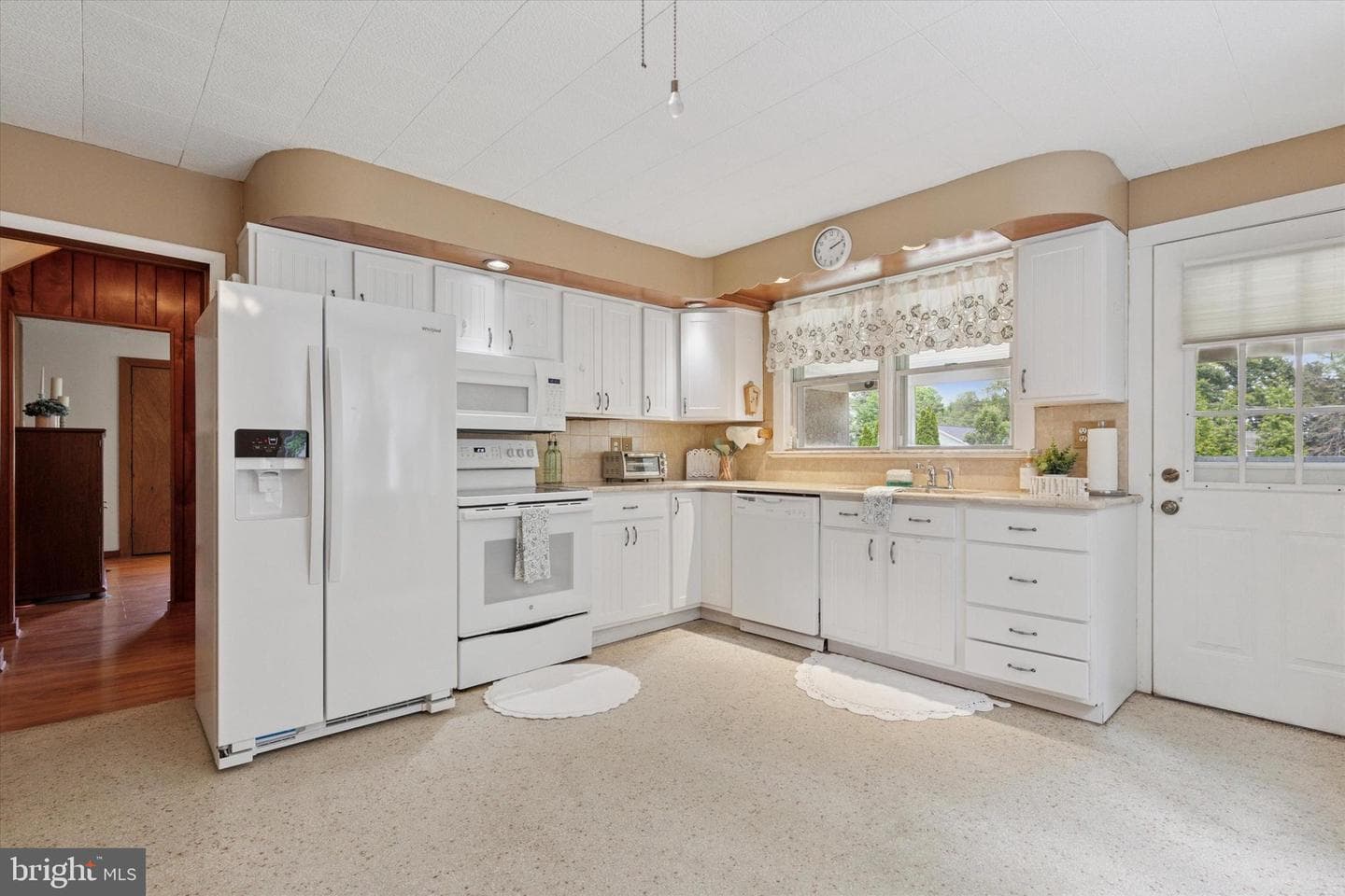 222 Moir Avenue photo 6