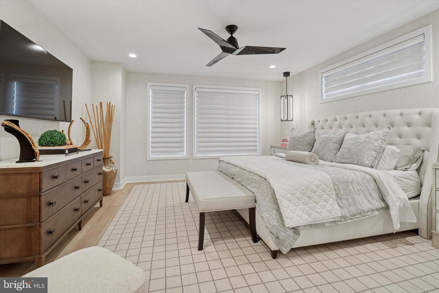 301 Manion Alley photo 17
