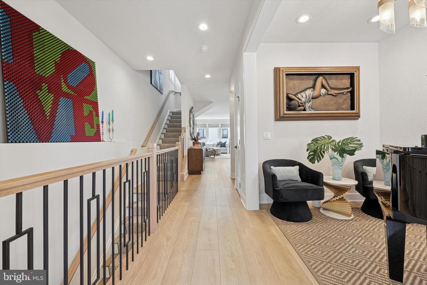 301 Manion Alley photo 2