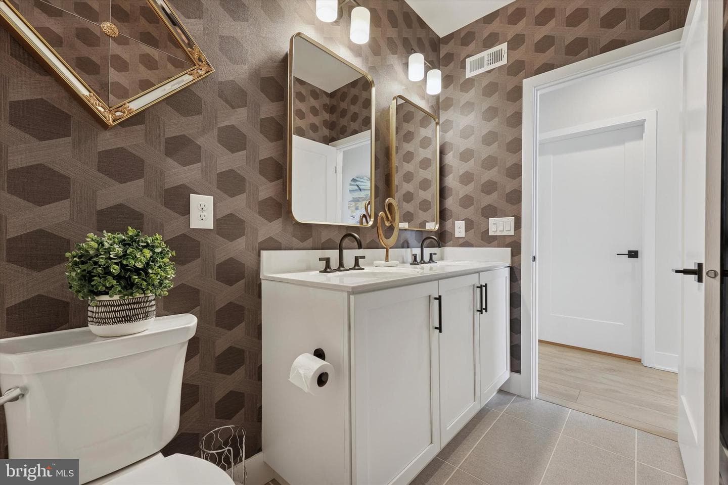 301 Manion Alley photo 23