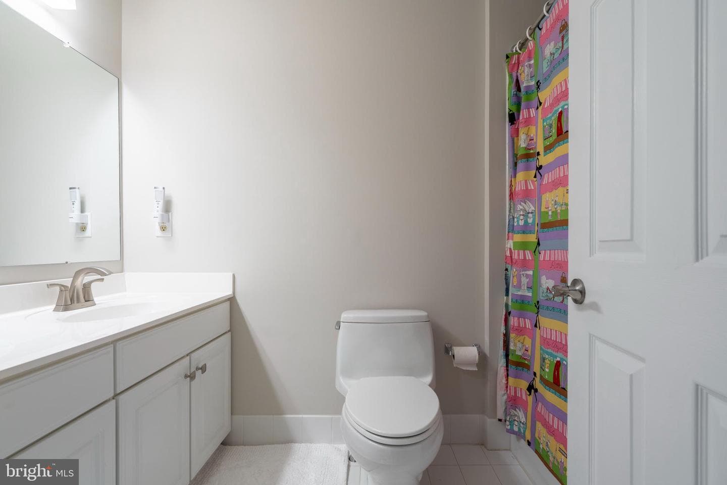 102 Warwick Way photo 42