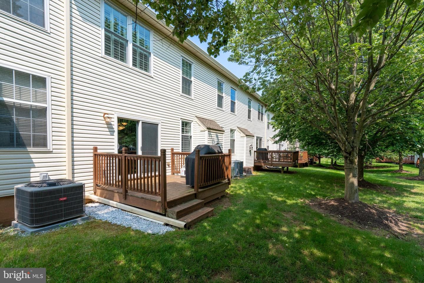 102 Warwick Way photo 51