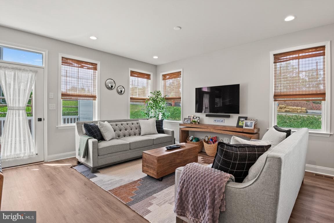 164 Charles Lane photo 5