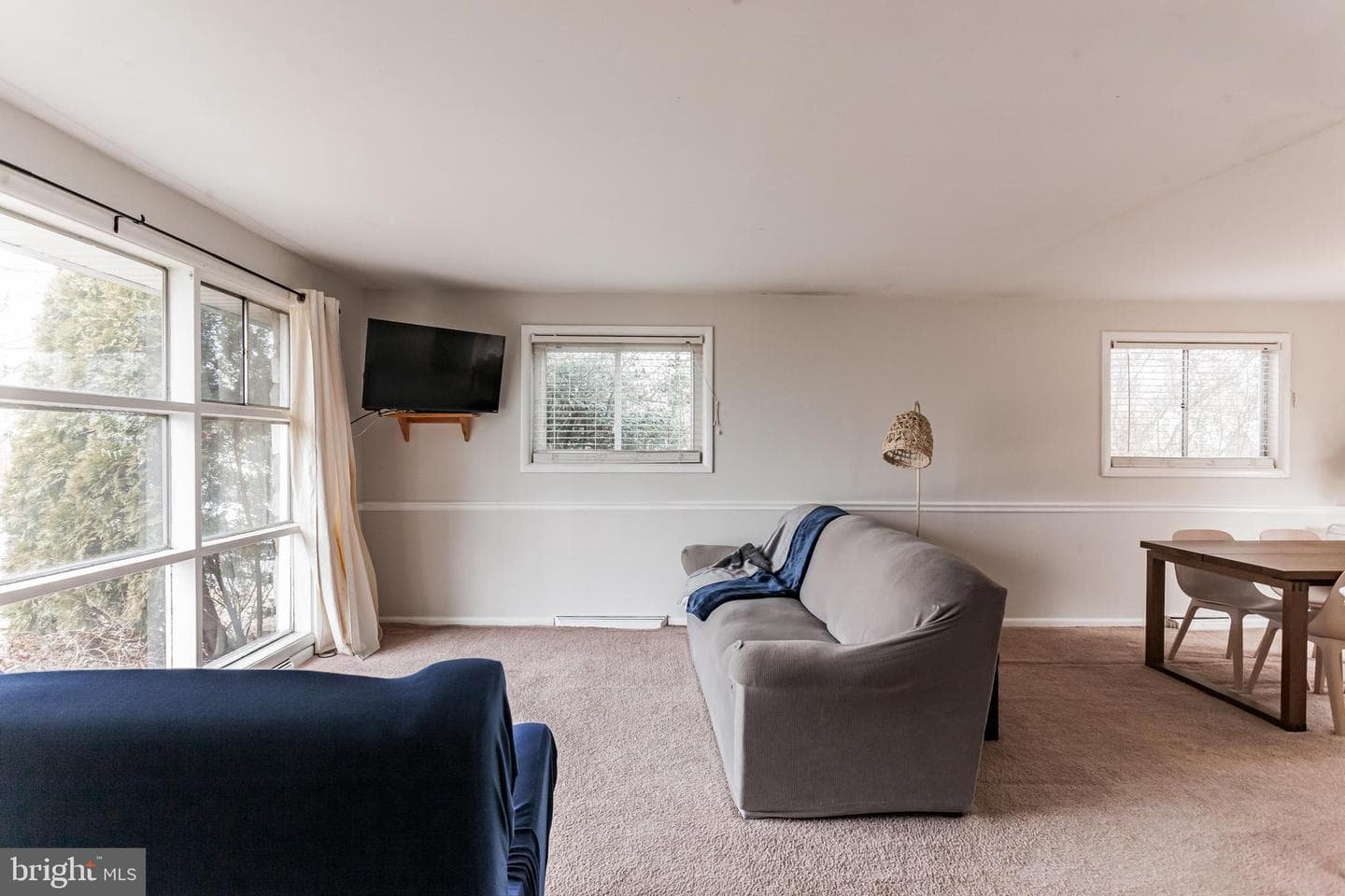 2717 Rossiter Avenue photo 12