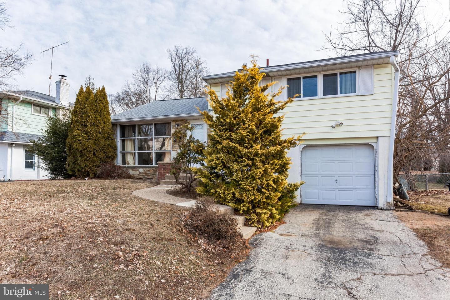 2717 Rossiter Avenue photo 28