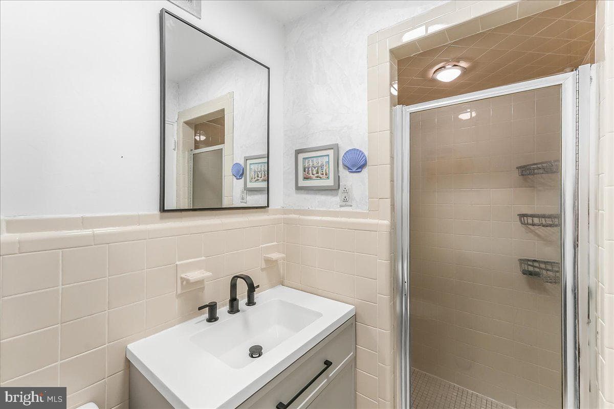 383 Lakeside Road #102 photo 16