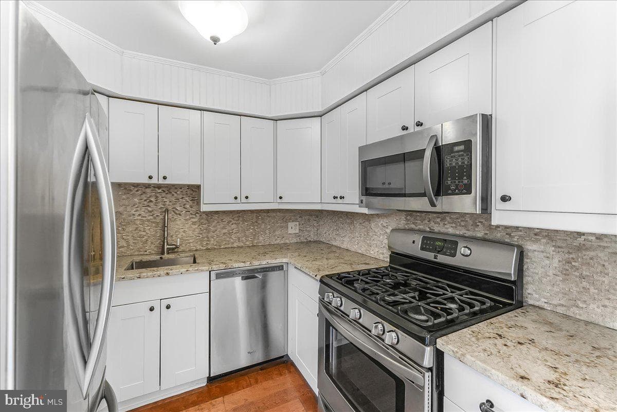 383 Lakeside Road #102 photo 3