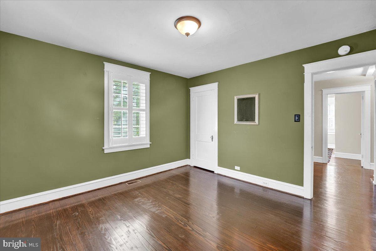 802 E Prospect Avenue photo 22