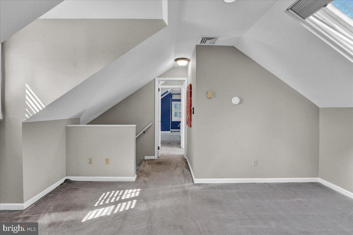 802 E Prospect Avenue photo 27