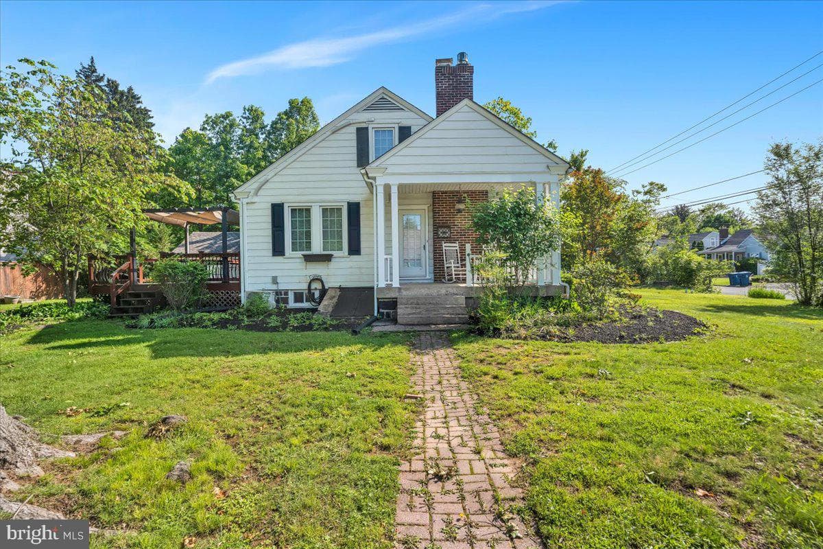 802 E Prospect Avenue photo 3