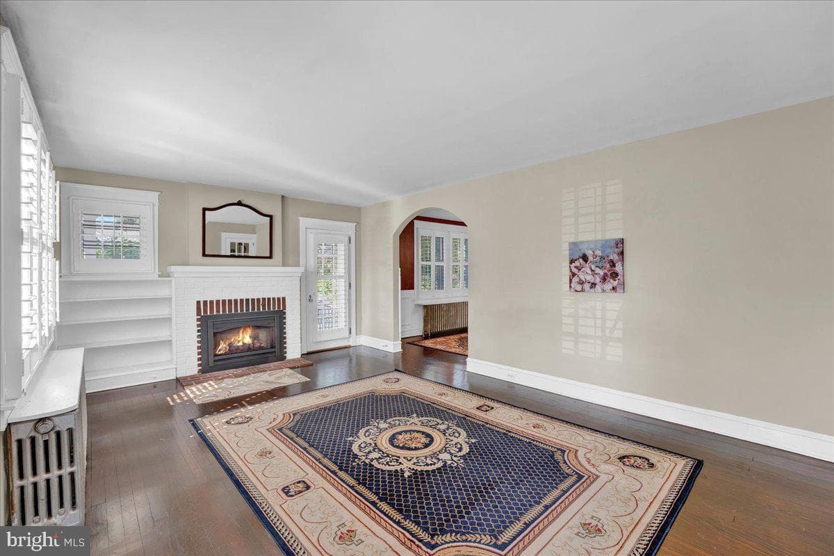 802 E Prospect Avenue photo 9