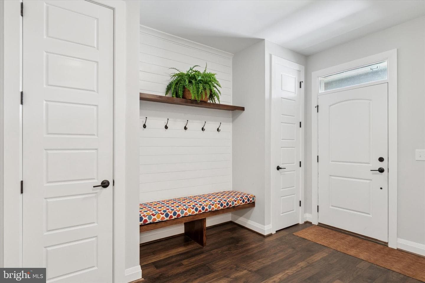6106 Creekside Drive photo 3