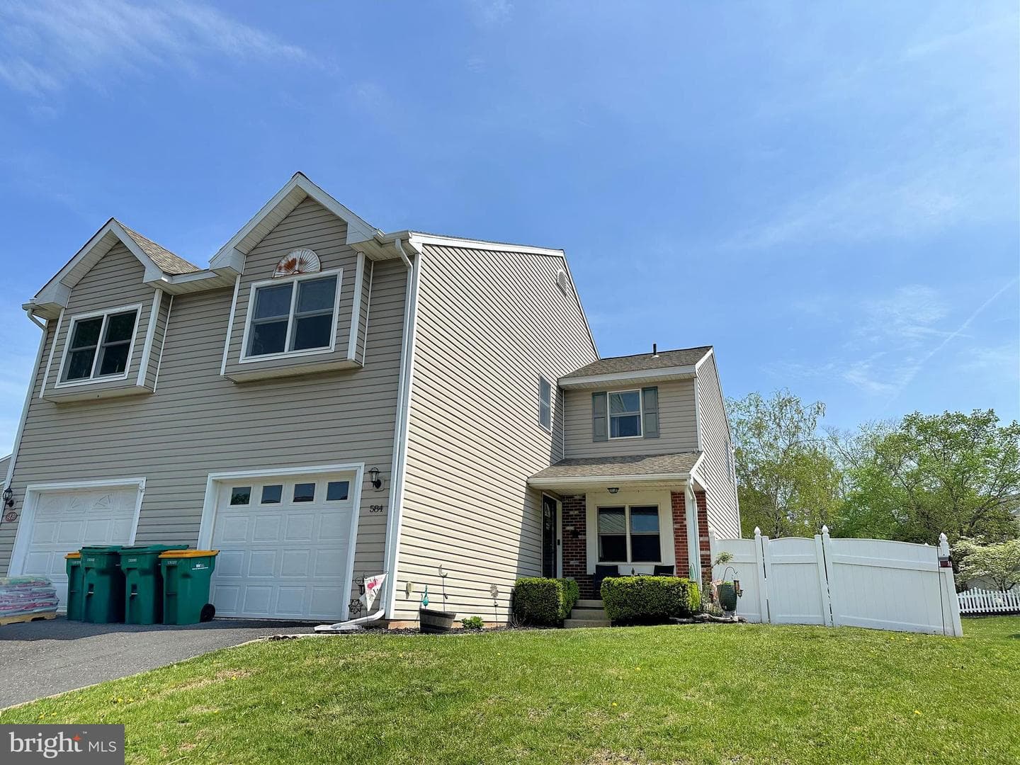 584 Meadow Lane photo 1
