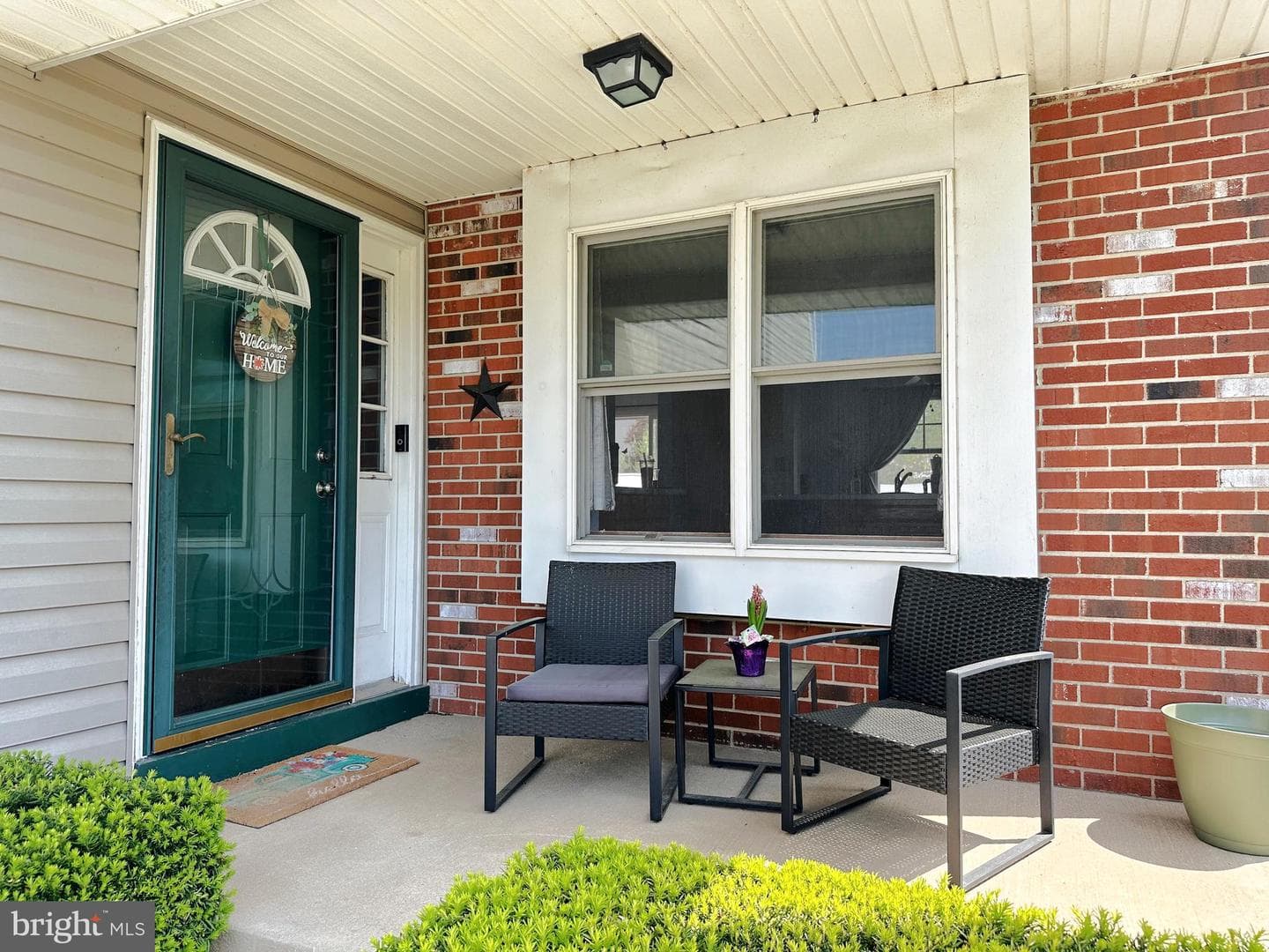 584 Meadow Lane photo 3