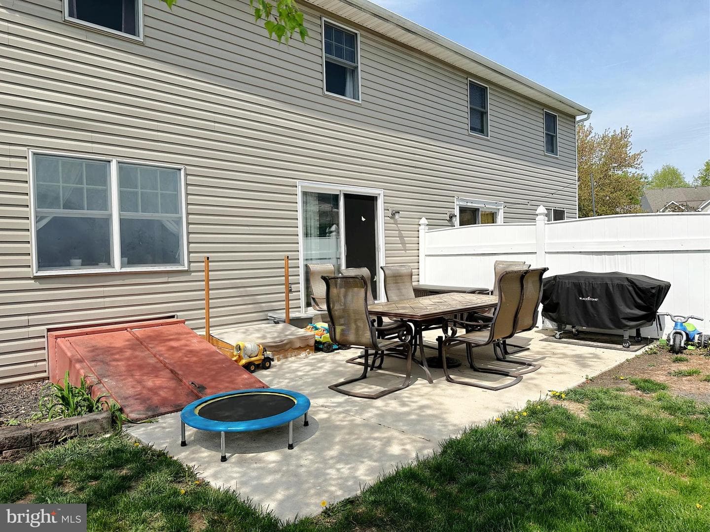 584 Meadow Lane photo 5