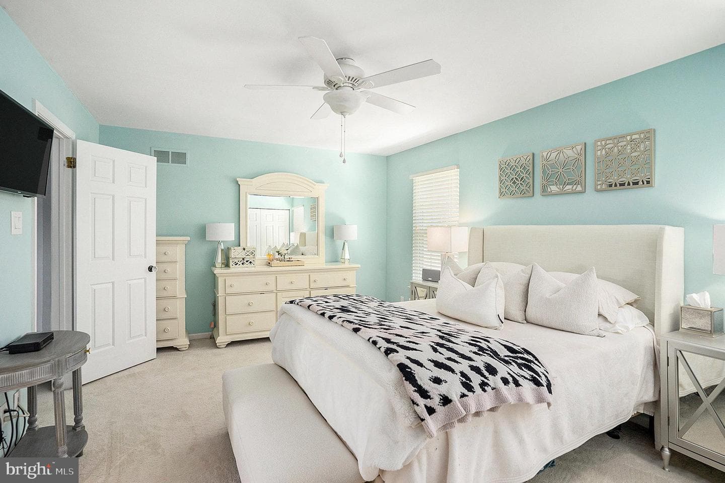 656 Longwood Road photo 19