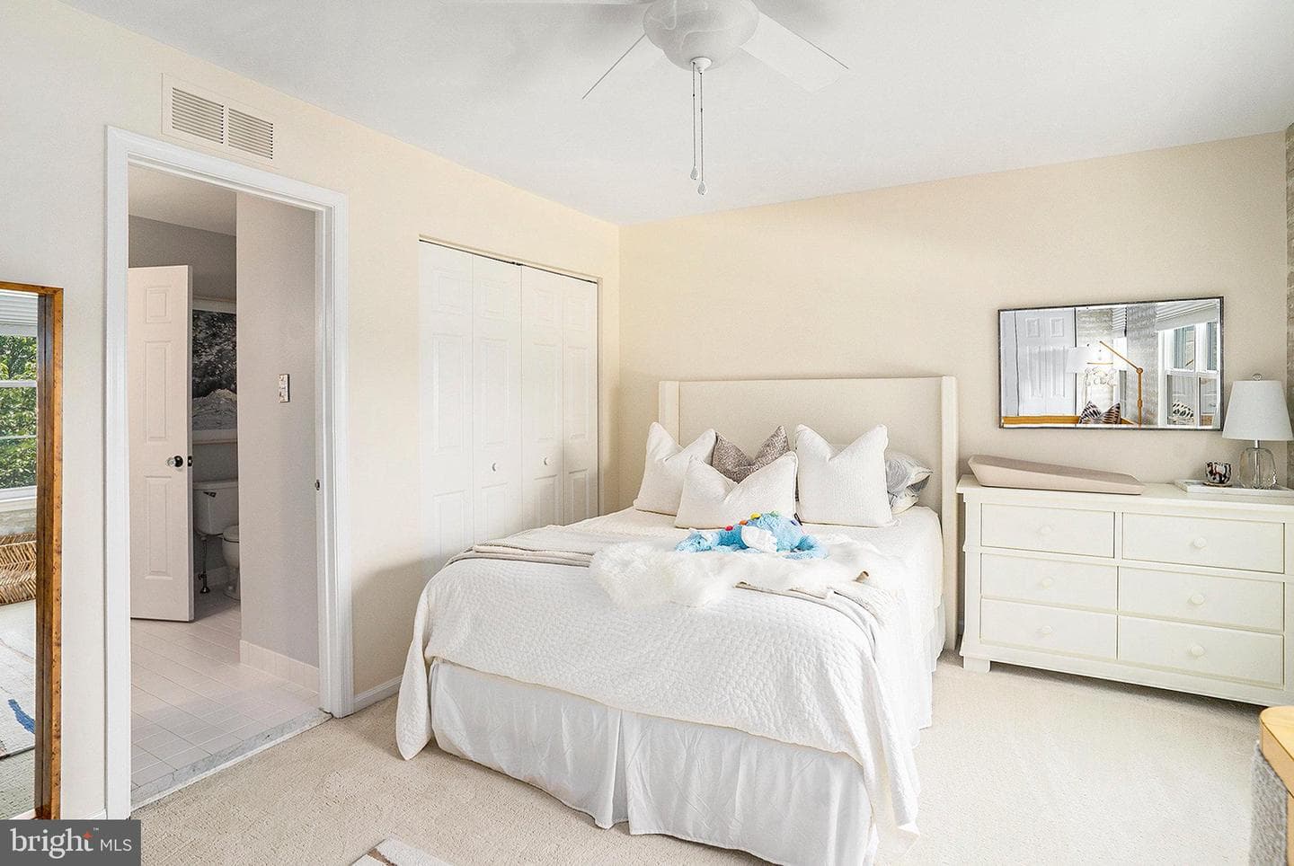 656 Longwood Road photo 24