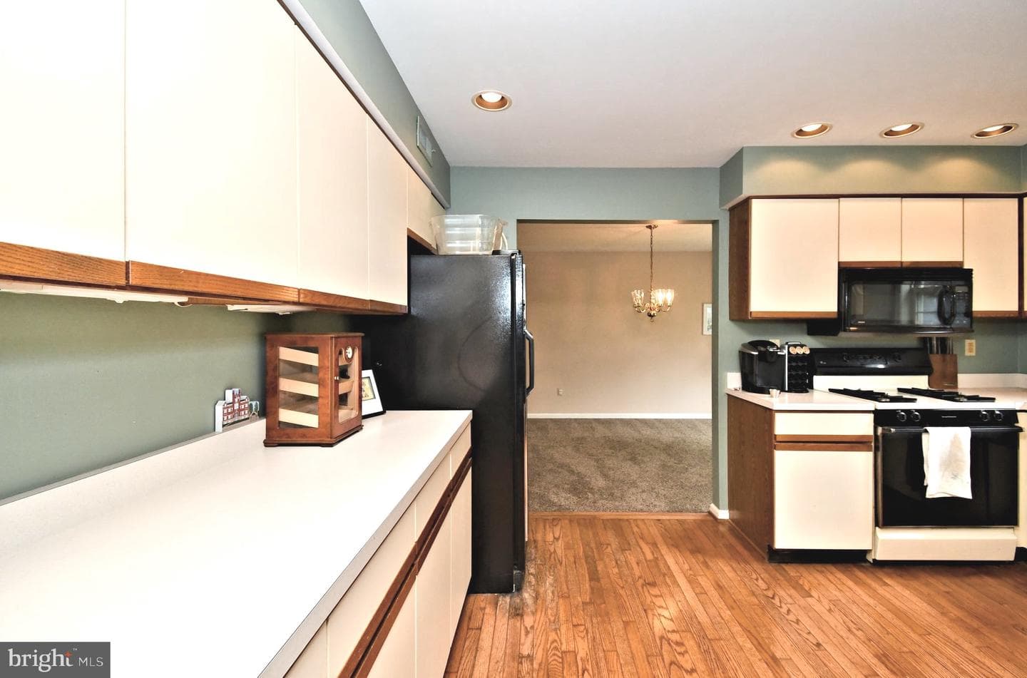703 Gregory Drive photo 18