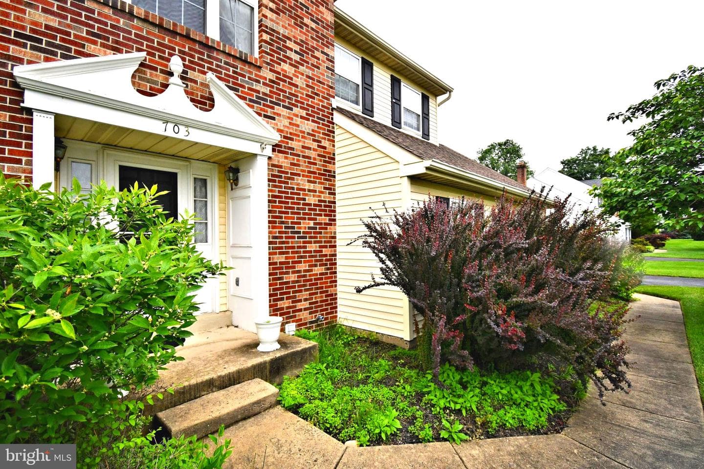 703 Gregory Drive photo 3