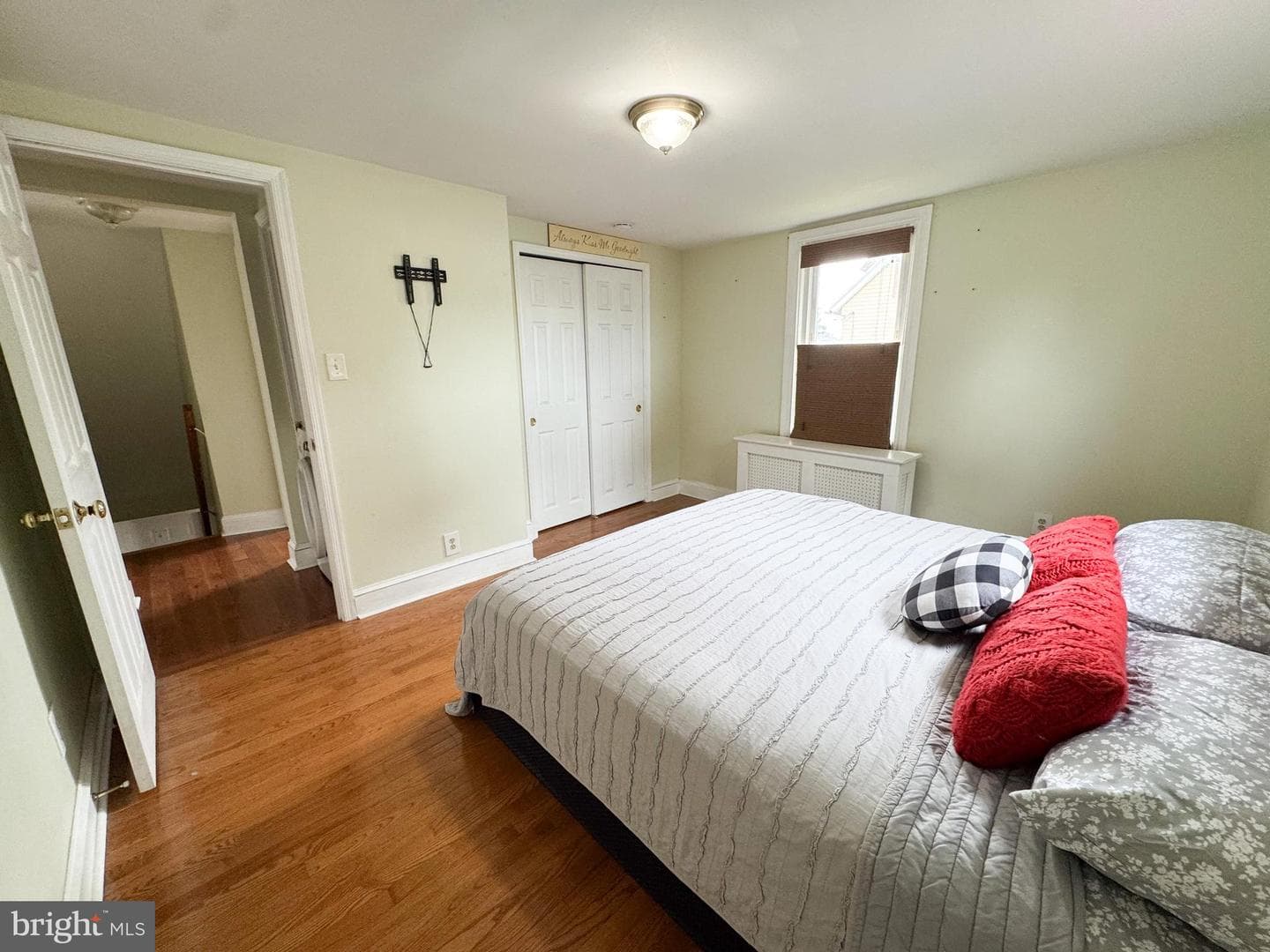 117 E Montgomery Avenue photo 15