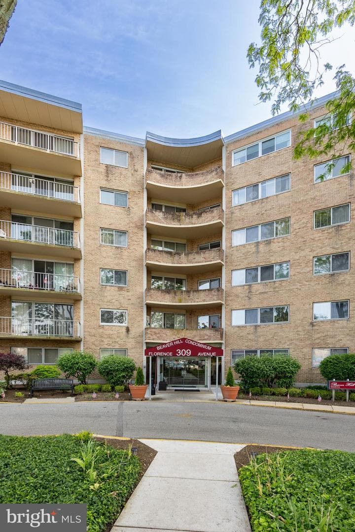 309 Florence Avenue #420-N photo 29