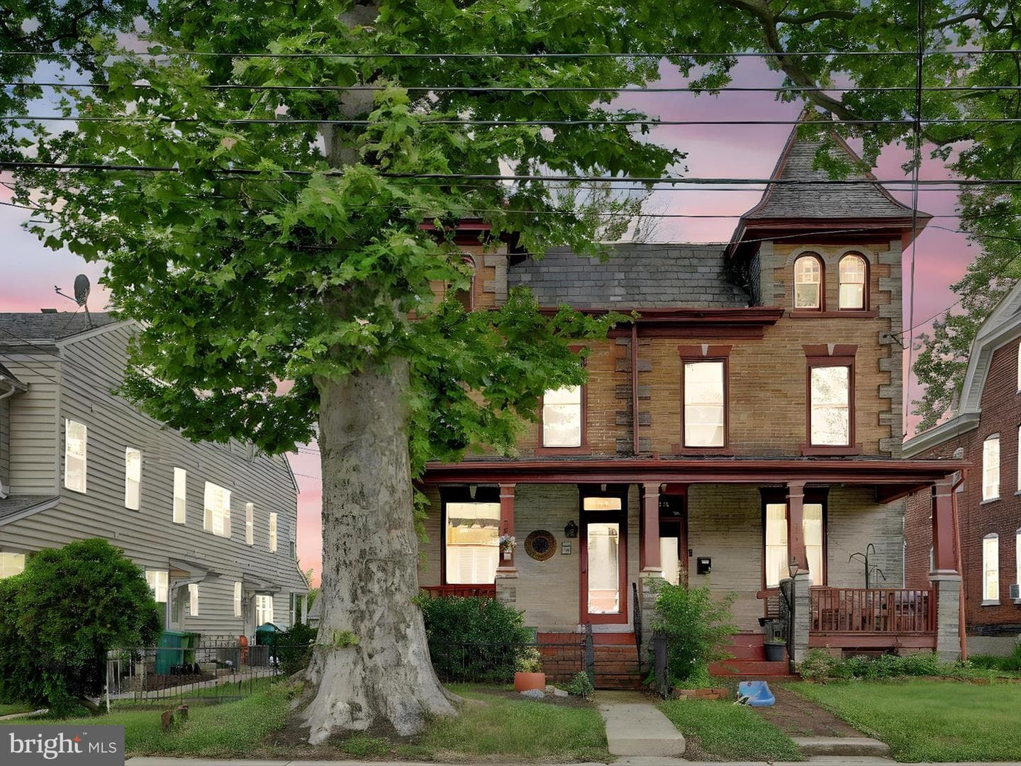 320 W Walnut Street photo 1