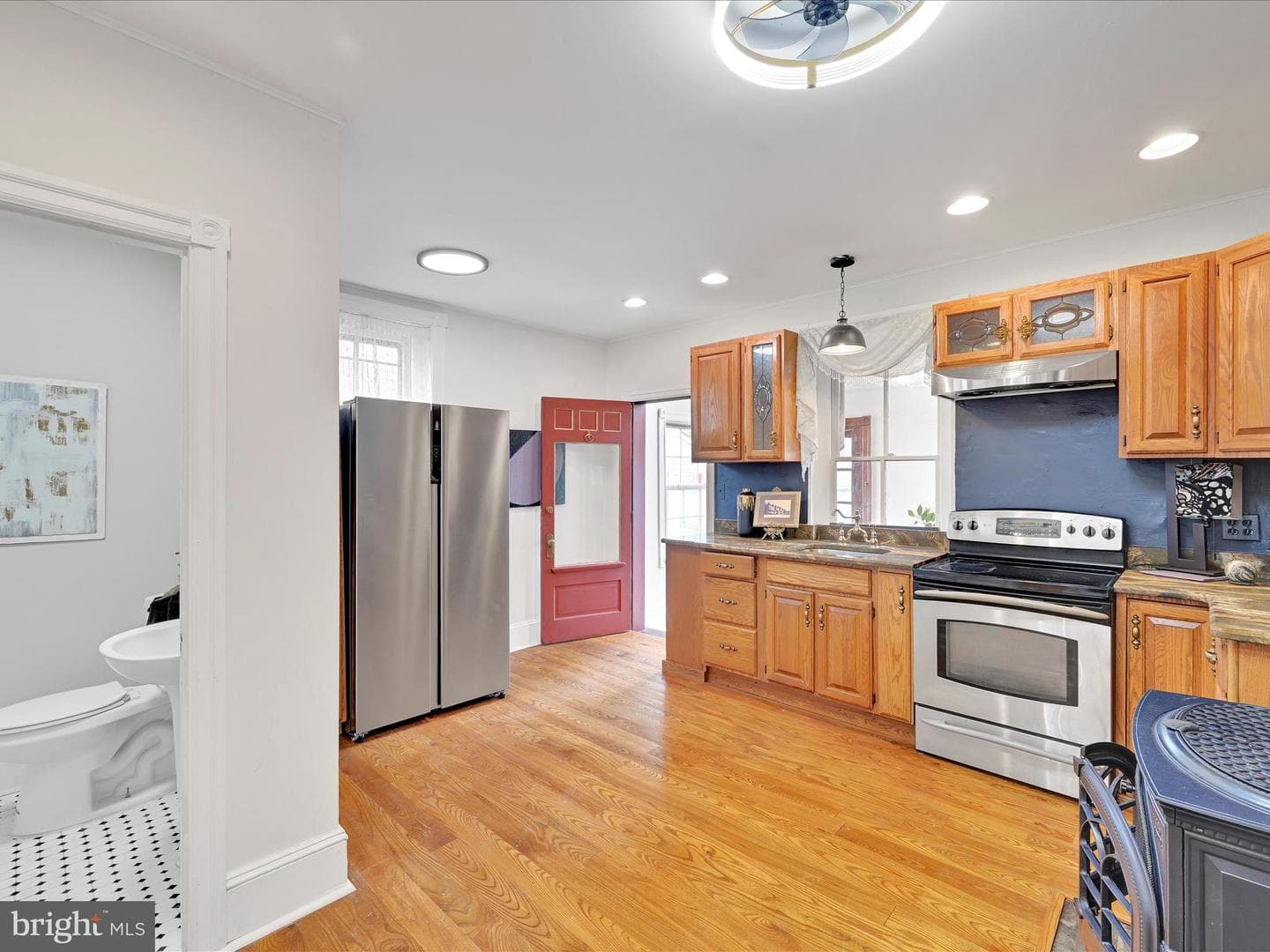 320 W Walnut Street photo 11