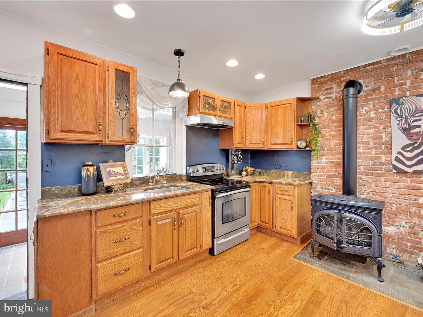 320 W Walnut Street photo 13