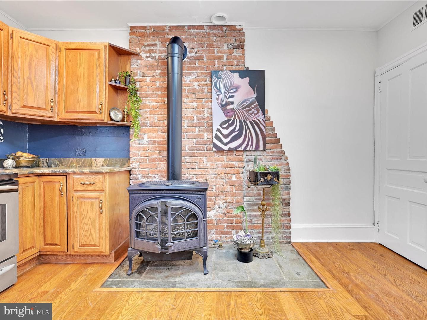 320 W Walnut Street photo 15