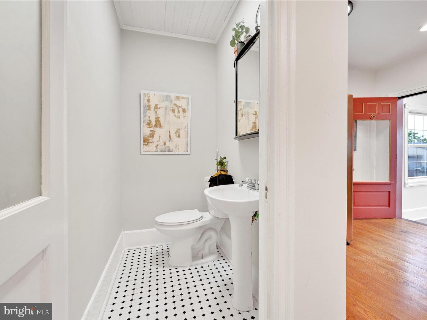 320 W Walnut Street photo 18