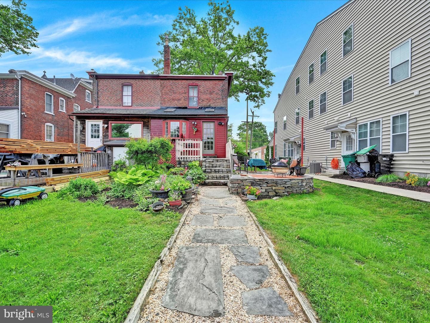 320 W Walnut Street photo 33