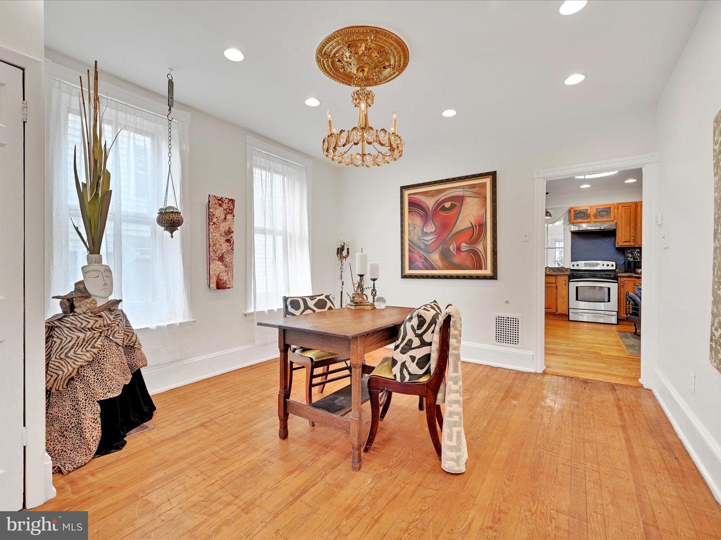320 W Walnut Street photo 9