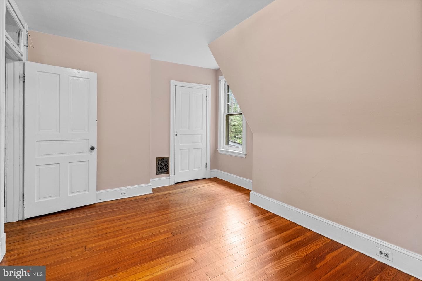 110 Cliff Terrace photo 17