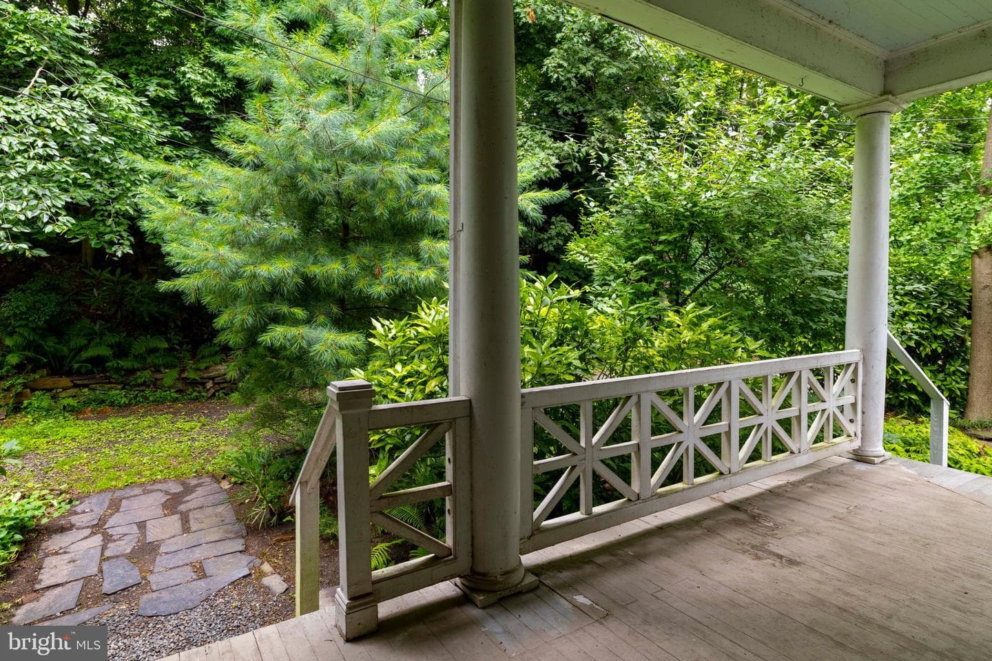 110 Cliff Terrace photo 3