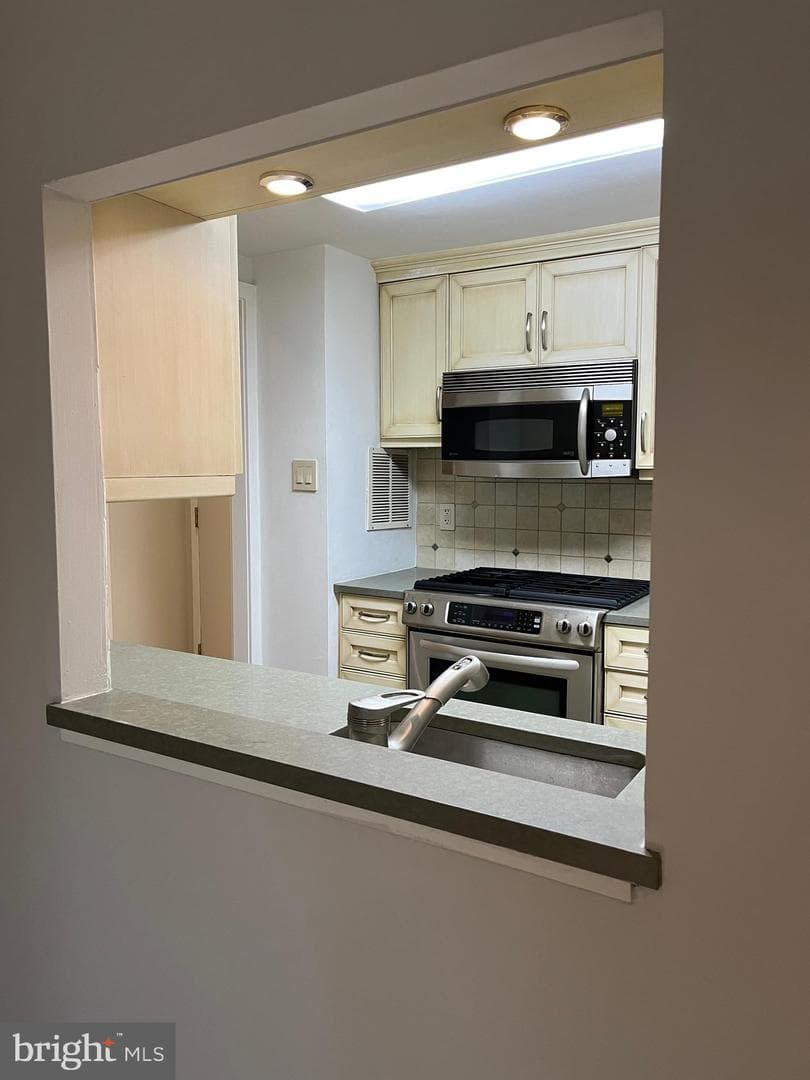 100 West Avenue #118s photo 13