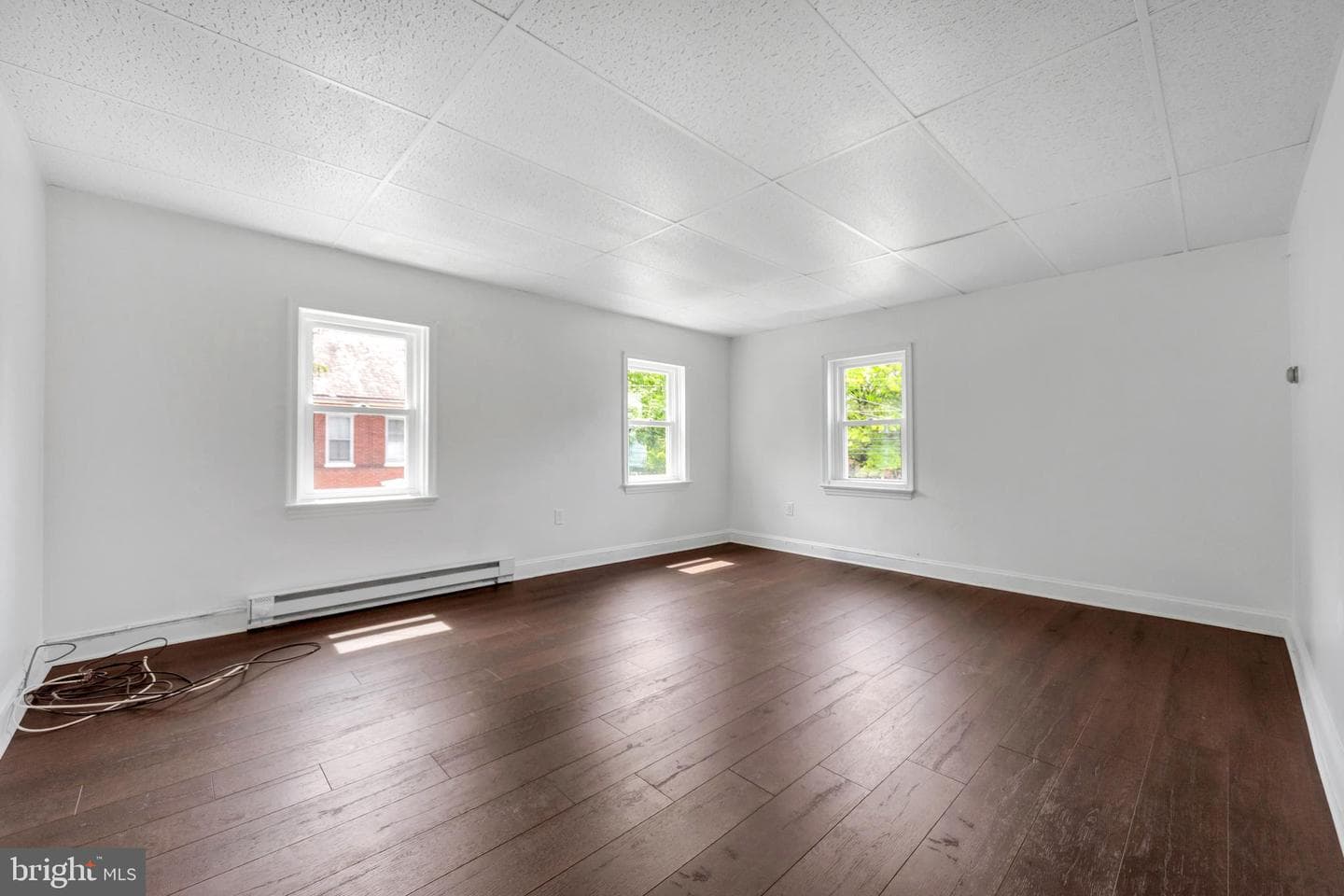 209 N York Street photo 19