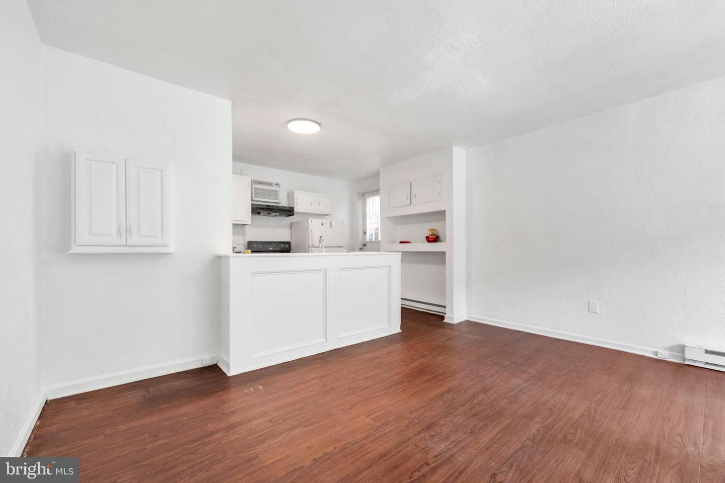 209 N York Street photo 5