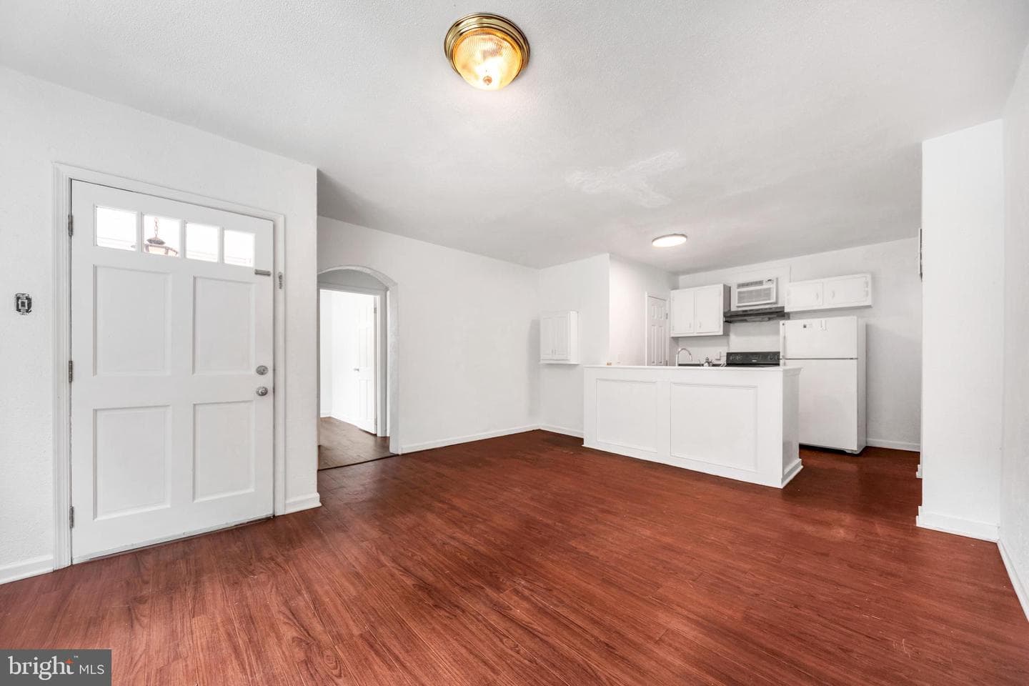 209 N York Street photo 6